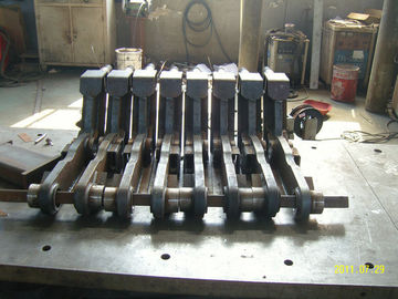 China Soem-Bagger-Ersatzteil-legierter Stahl-Fahrgestelle-Aufhänger für Automobil-Körper-Bau fournisseur